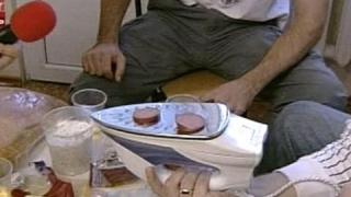 Рачков смята да се съблича...