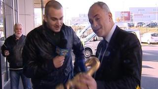 Златен скункс за Тотю Младенов