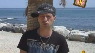 Гледам и не вярвам на ушите си:  Гошо от Почивка пее за наркотици и презервативи