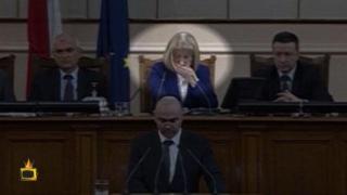 Защо кашля Цецка Цачева