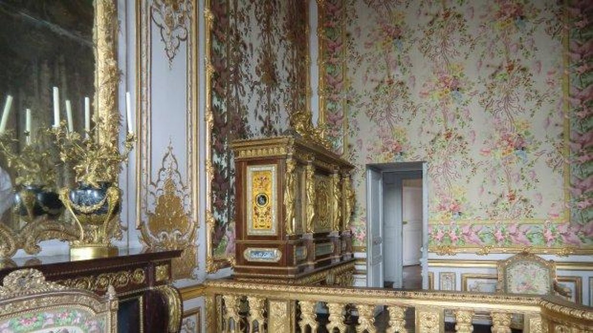 Спалня във Версайския дворец