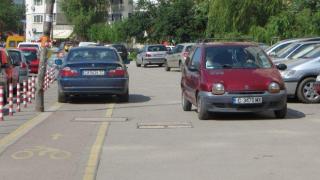 Велоалея е станала паркинг в столичния квартал Младост