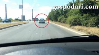 Полицаи шофират с превишена скорост (ВИДЕО)