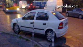 Полицаи пречат на градския транспорт в София