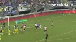 Уникален гол на вратар с петичка в последната минута (ВИДЕО)