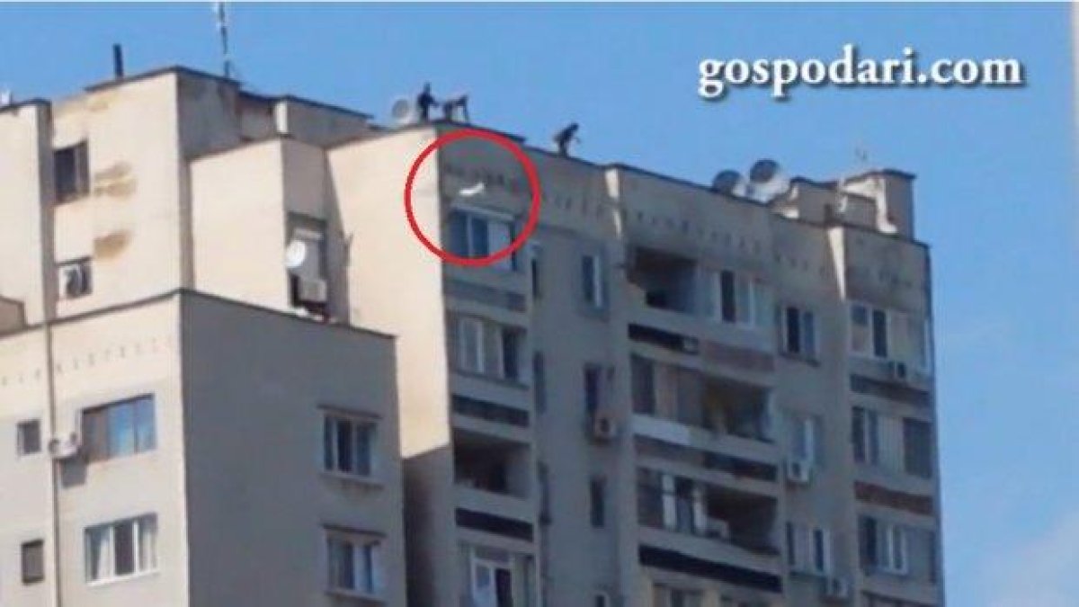 160 чувала с филц са хвърлени от 14-етажния блок в Стара Загора, има глоби и актове