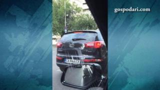 Нагло българско шофиране с влизане в насрещното и минаване на червено (ВИДЕО)