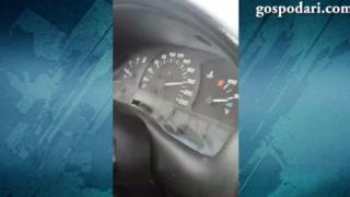 Роми карат със 180 км/ч, изпреварват в дясна лента (ВИДЕО)