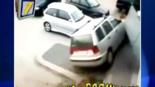Паркиране на кола със засилка