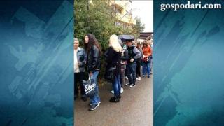 Нормално за България: Огромна опашка студенти за записване в общежитие (ВИДЕО)