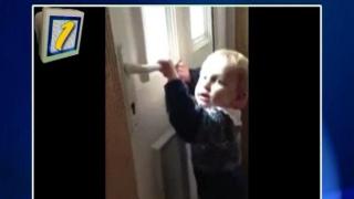 Бебе чака тати, но получава само поща