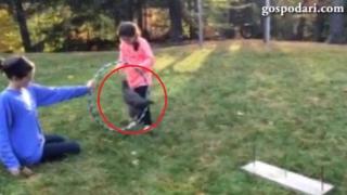 Умна кокошка домашен любимец (ВИДЕО)