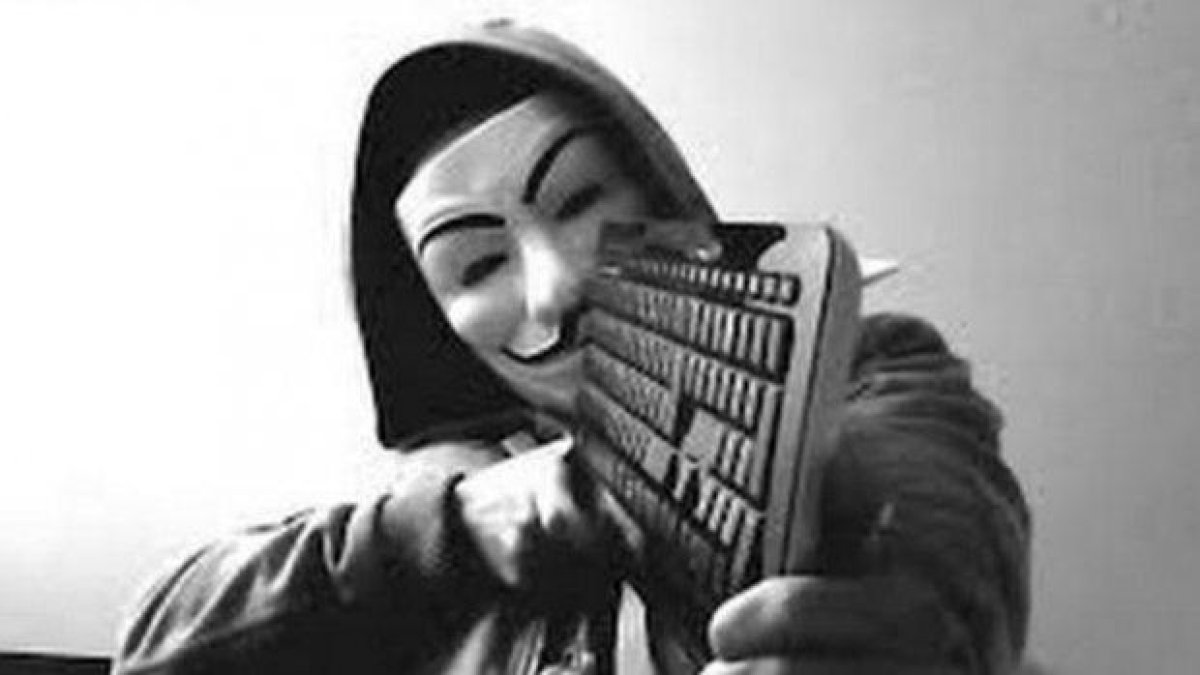 Анонимните твърдят, че са хакнали 5500 профила на ислямисти