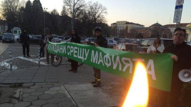 Да запалим свещ за съдебната система