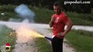 Зуека и Рачков показват как не трябва да с използват фойерверки