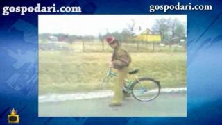 Малин и Ненчо намериха колело с една гума и два крака