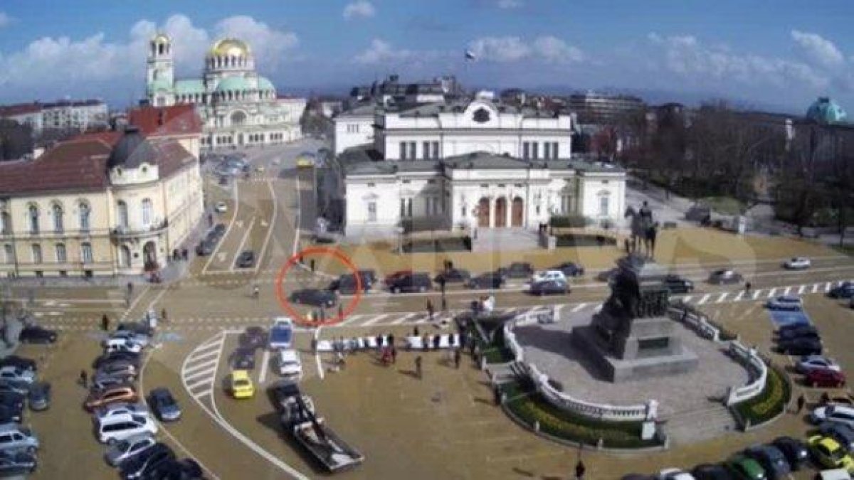 Блъснатият от кола на НСО отнесе глоба, заради инцидента пред парламента
