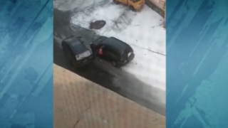 Нов вид агресия на пътя: Блъскащи се колички, вместо бой (ВИДЕО)