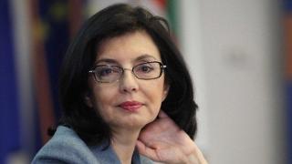 Меглена Кунева дава съвет на адреналинката Ваня за похотливия професор