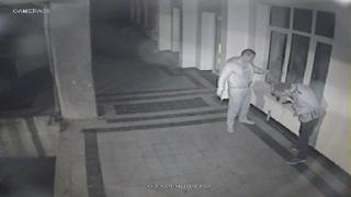Пияни младежи чупиха училище (ВИДЕО)
