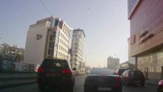 Шофьор на дипломатическа кола кара нагло в насрещното