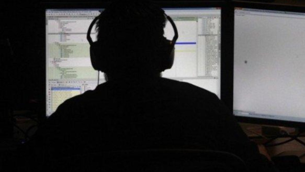 МВР с право да подслушва телефоните и интернет кореспонденцията ни