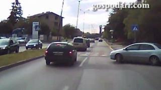 Брутално засичане на пътя (ВИДЕО)