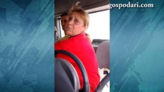 Проверяват полицаите, извлекли насила жена от автобус