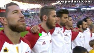 Пике проклел със средния си пръст Серхио Рамос да изпусне дузпа?