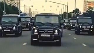 Руски разведки шестват с черни джипове из Москва (ВИДЕО)