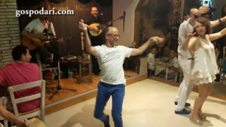 Луди танци за напреднали вдигат рязко настроението (ВИДЕО)