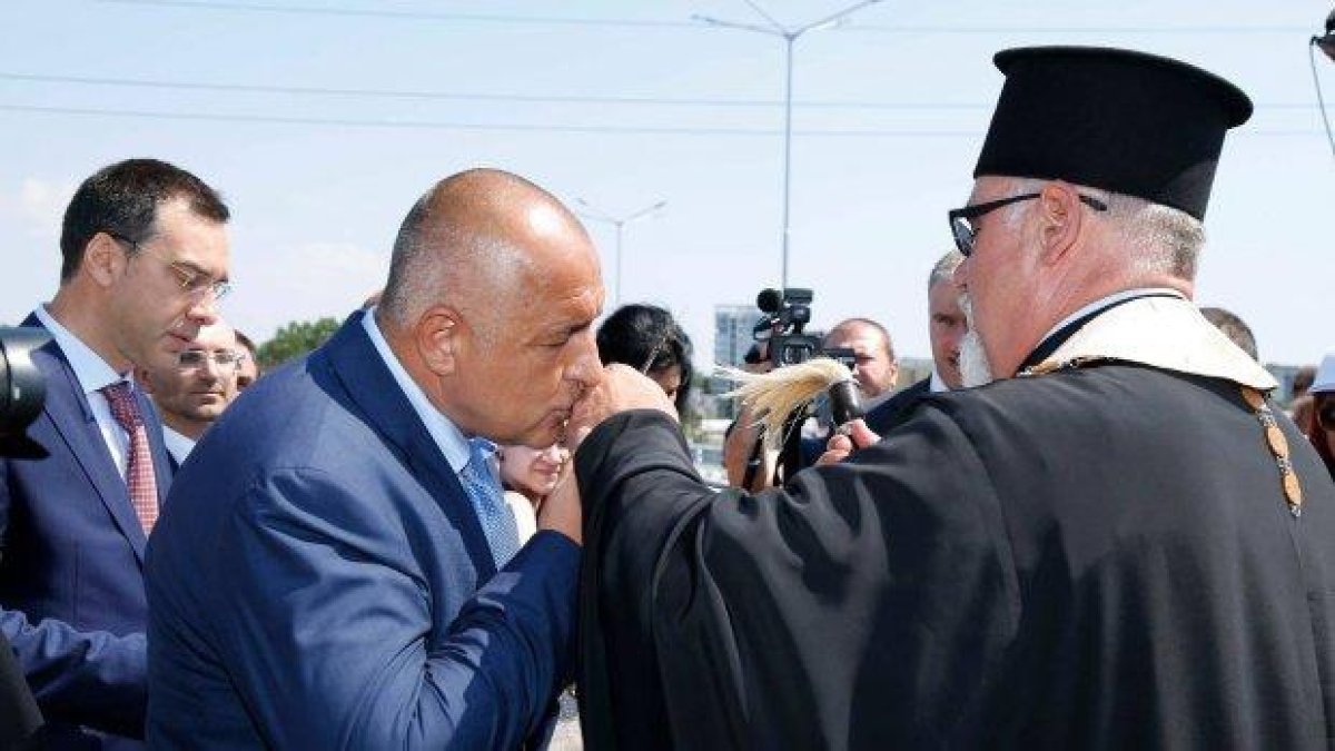 Учудващо, но факт: Бойко Борисов откри обект без да реже лентичка (ВИДЕО)