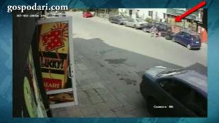Моторист изважда късмет след сблъсък с неадекватен шофьор (ВИДЕО)