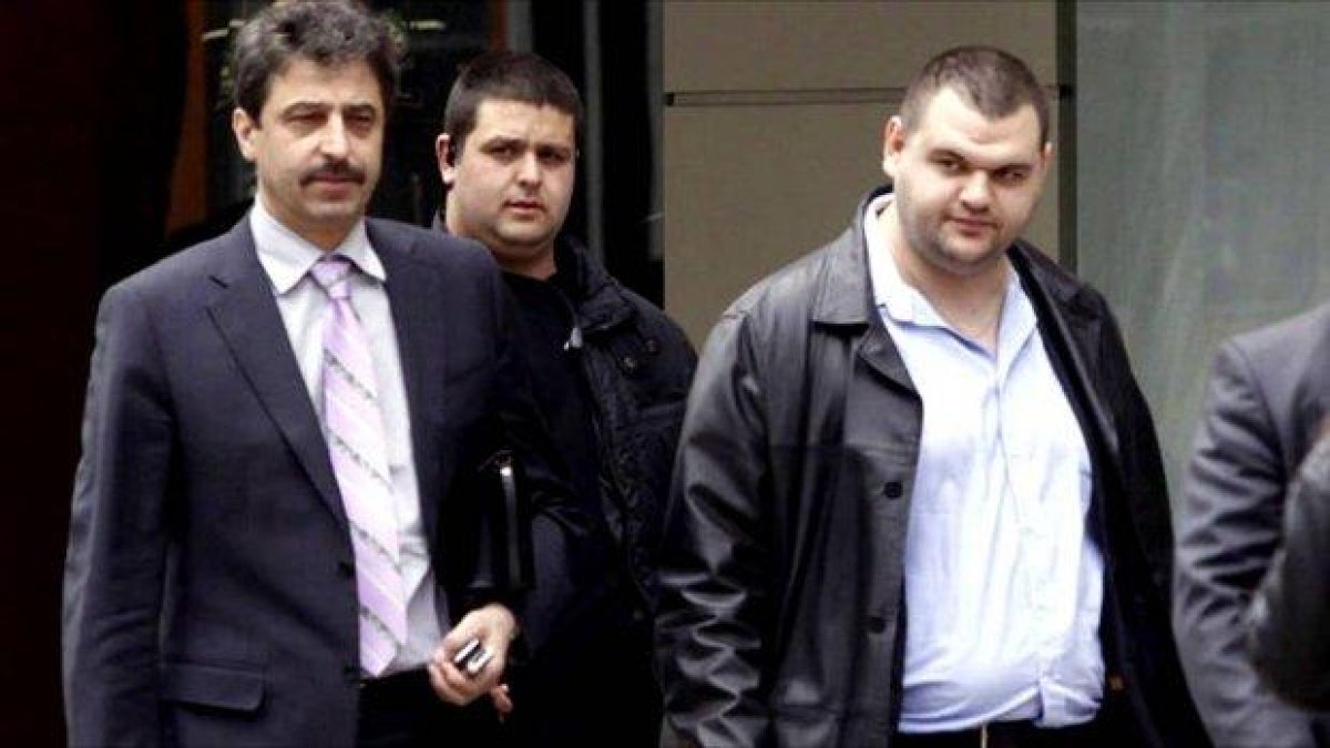 Ако Цветан Василев казва истината