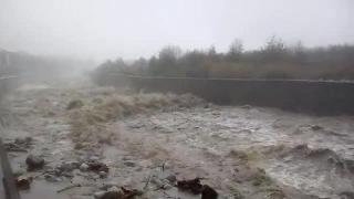 Воден ад в Банско, евакуират хора (ВИДЕО)