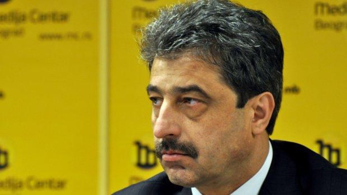 Цветан Василев, твърди че живеем в мафиотски режим, Бойко Борисов го обвинява в манипулация