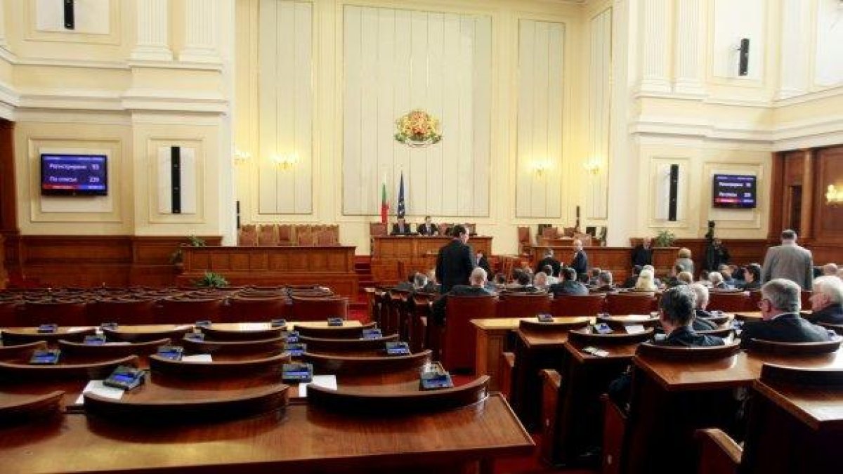 Годишната субсидия за партиите остава 11 лева за всеки получен глас