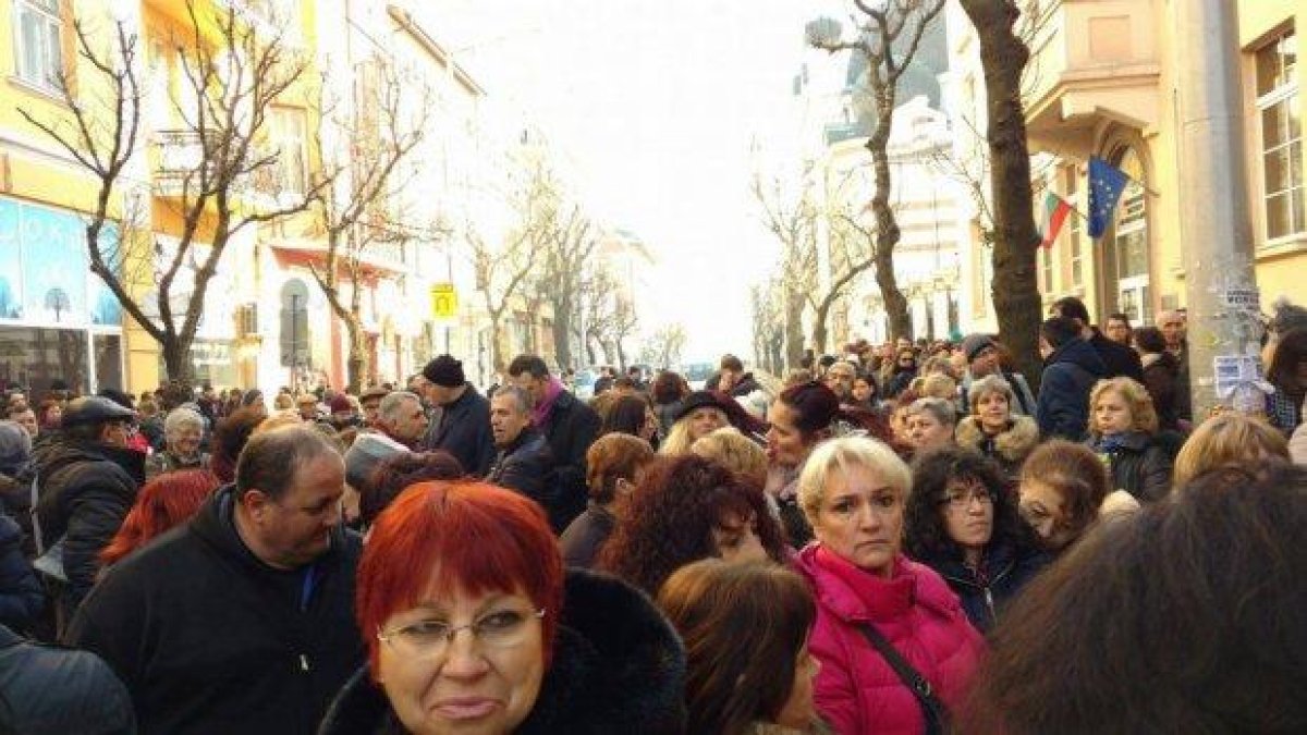 Съдии излязоха на протест, искат оставката на главния прокурор