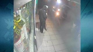 Джип се врязва в магазин, две момчета оцеляват по чудо
