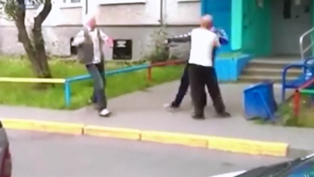Гледам и не вярвам на ушите си: пияни руснаци, раздор между журналисти и забавен участник в реалити шоу
