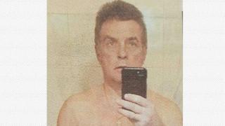 Проверяват директор нa училище заради порнографски снимки, той подаде оставка