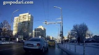 Когато всички ленти на пътя са позволени (ВИДЕО)