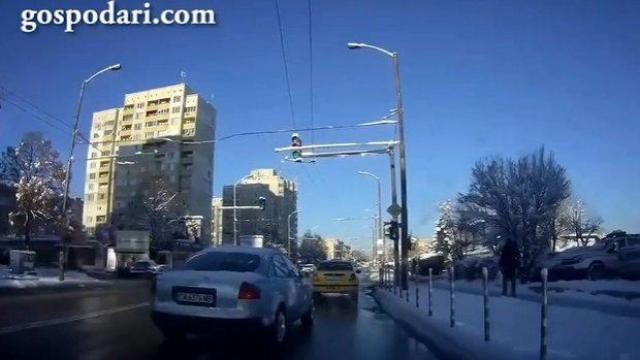 Когато всички ленти на пътя са позволени (ВИДЕО)