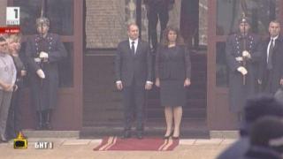 Смях и гафове белязяха церемонията по встъпване в длъжност на президента Румен Радев