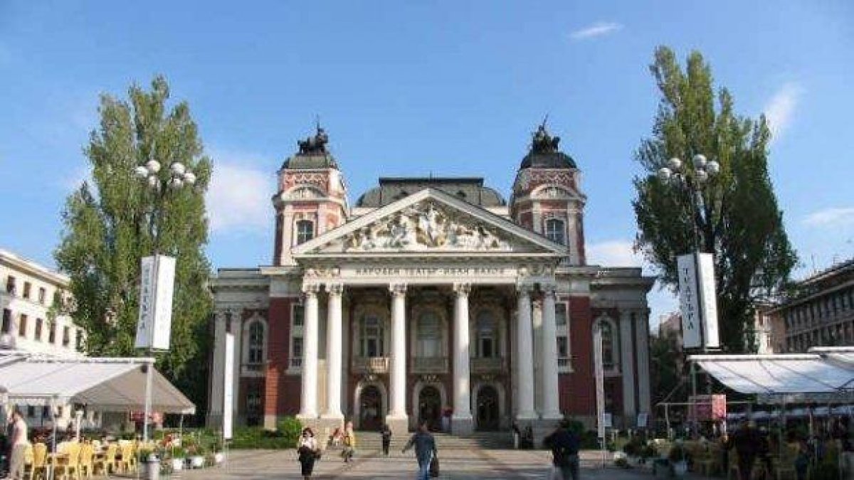 Защо се върнахме в България