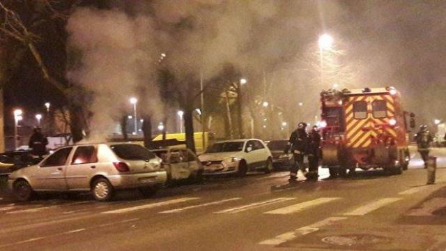 Безредици в Париж, след като полицаи изнасилиха момче с палка (ВИДЕО)