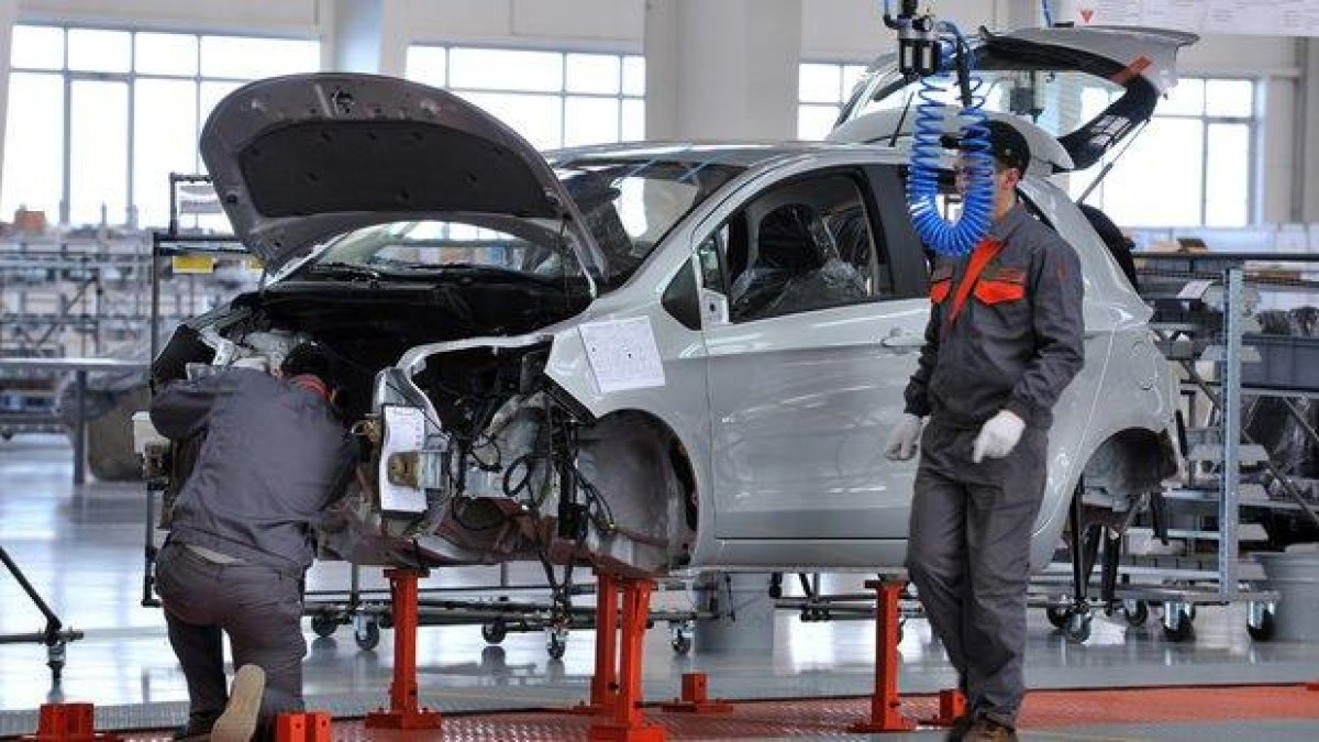 Единственият производител на автомобили у нас фалира