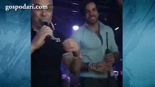Благой Георгиев поздравява Валери Божинов от столична чалготека (ВИДЕО)