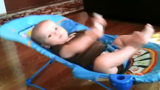 Едно лудо, лудо бебе (ВИДЕО)