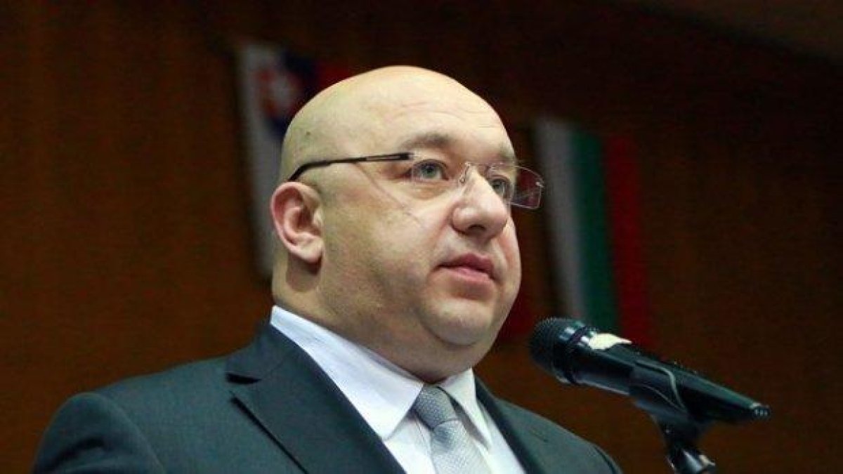 Веселин Топалов  подаде сигнал в Прокуратурата срещу Красен Кралев заради ЦСКА